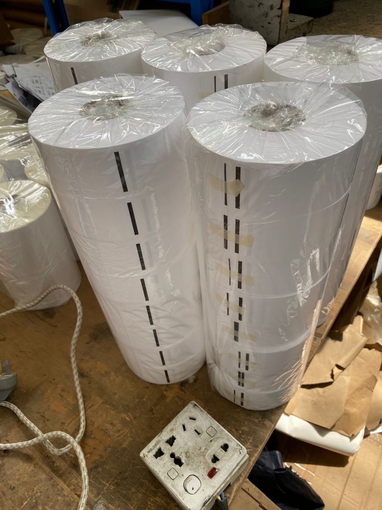 洗水标打印 服装裁床车间扎单标签 分码批次追踪码飞纸